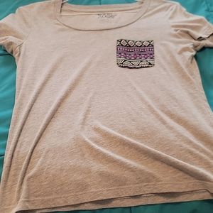 Scoop neck  t-shirt
